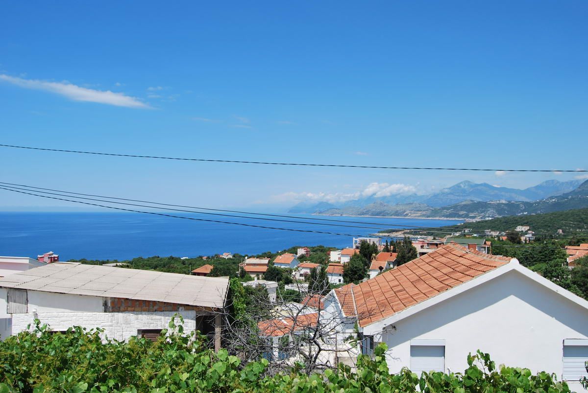 Kuća 153m2 sa pogledom na more. UTJEHA, BAR - Amfora Real Estate