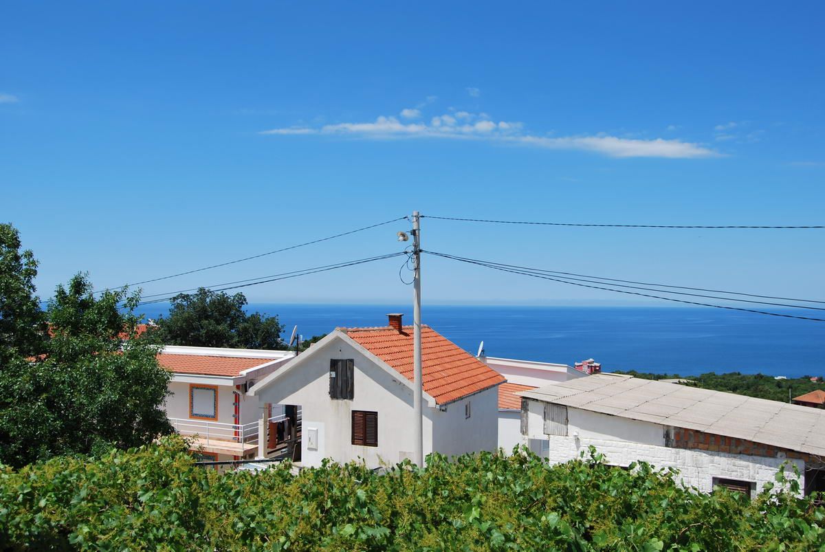 Kuća 153m2 sa pogledom na more. UTJEHA, BAR - Amfora Real Estate