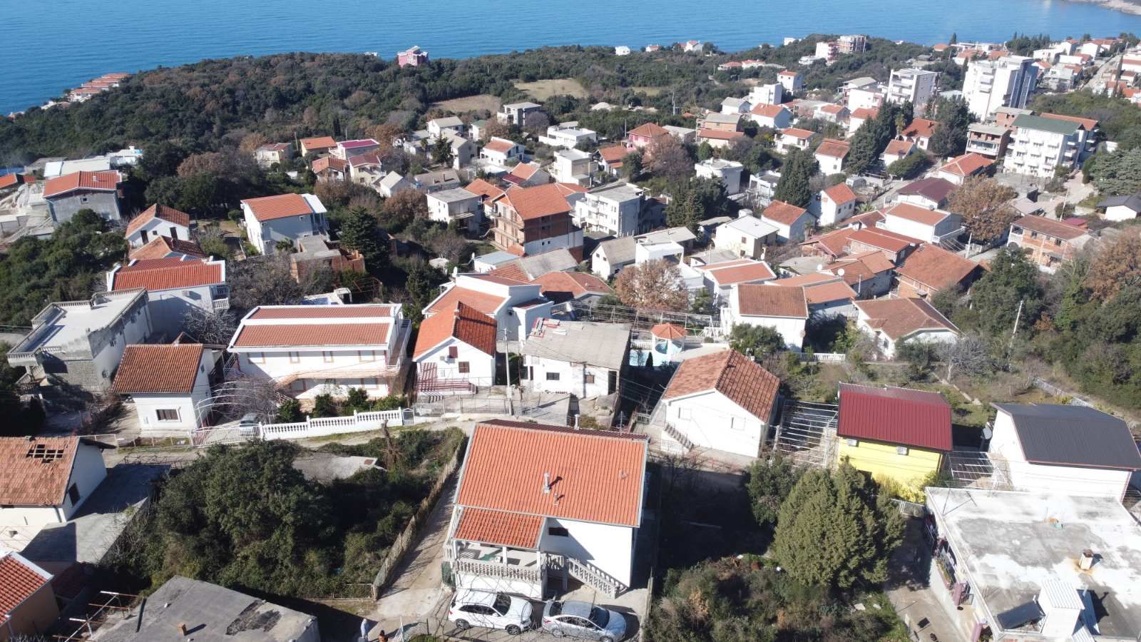 Kuća 153m2 sa pogledom na more. UTJEHA, BAR - Amfora Real Estate