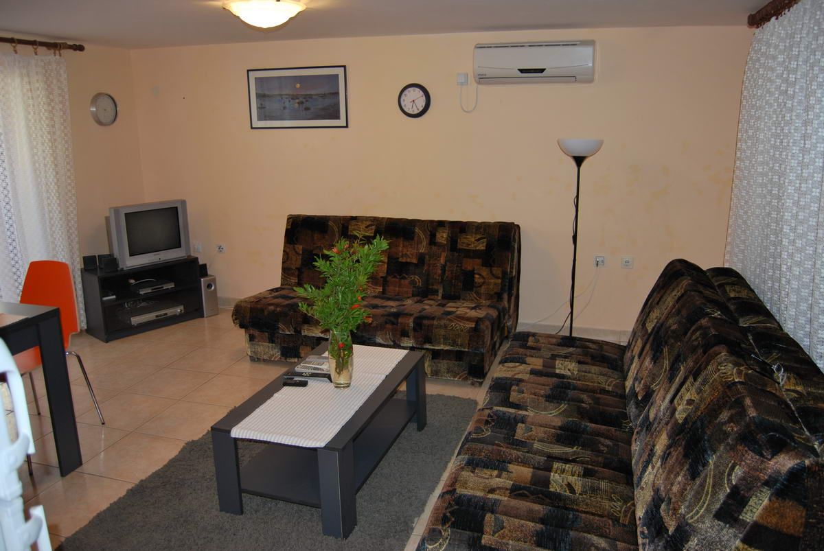 Kuća 153m2 sa pogledom na more. UTJEHA, BAR - Amfora Real Estate