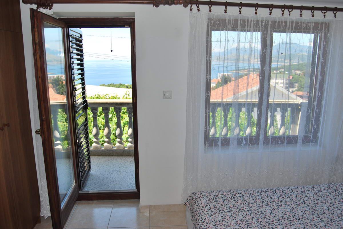 Kuća 153m2 sa pogledom na more. UTJEHA, BAR - Amfora Real Estate