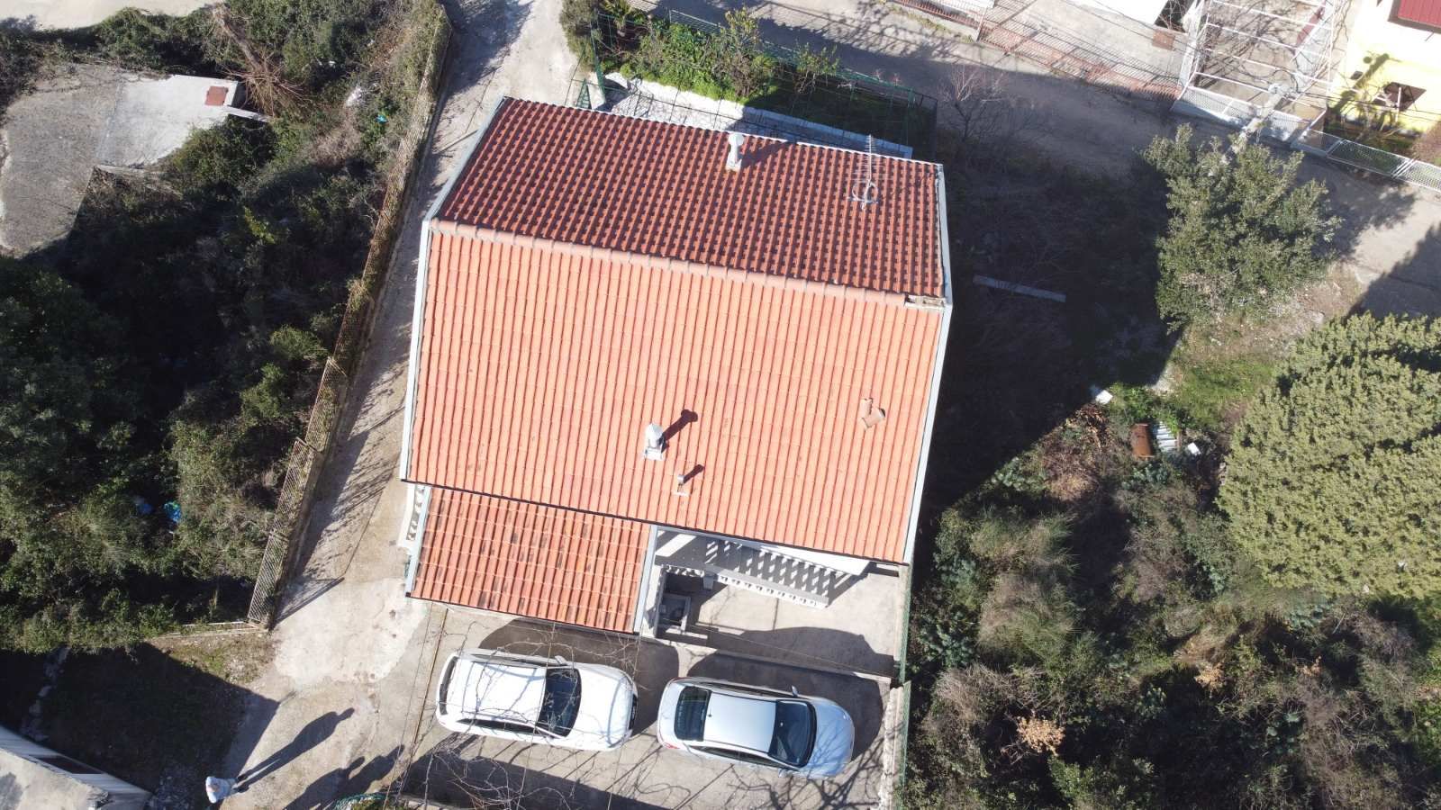 Kuća 153m2 sa pogledom na more. UTJEHA, BAR - Amfora Real Estate