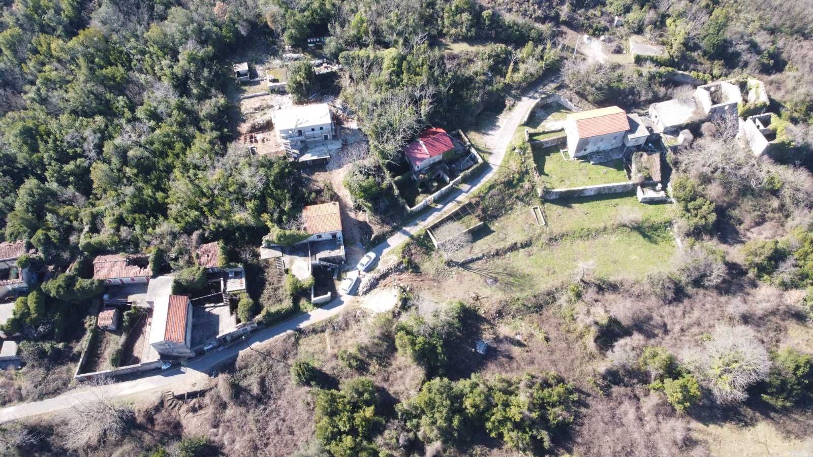 Povoljno! Plac 3740m2. Kovači, opština Kotor - Amfora Real Estate