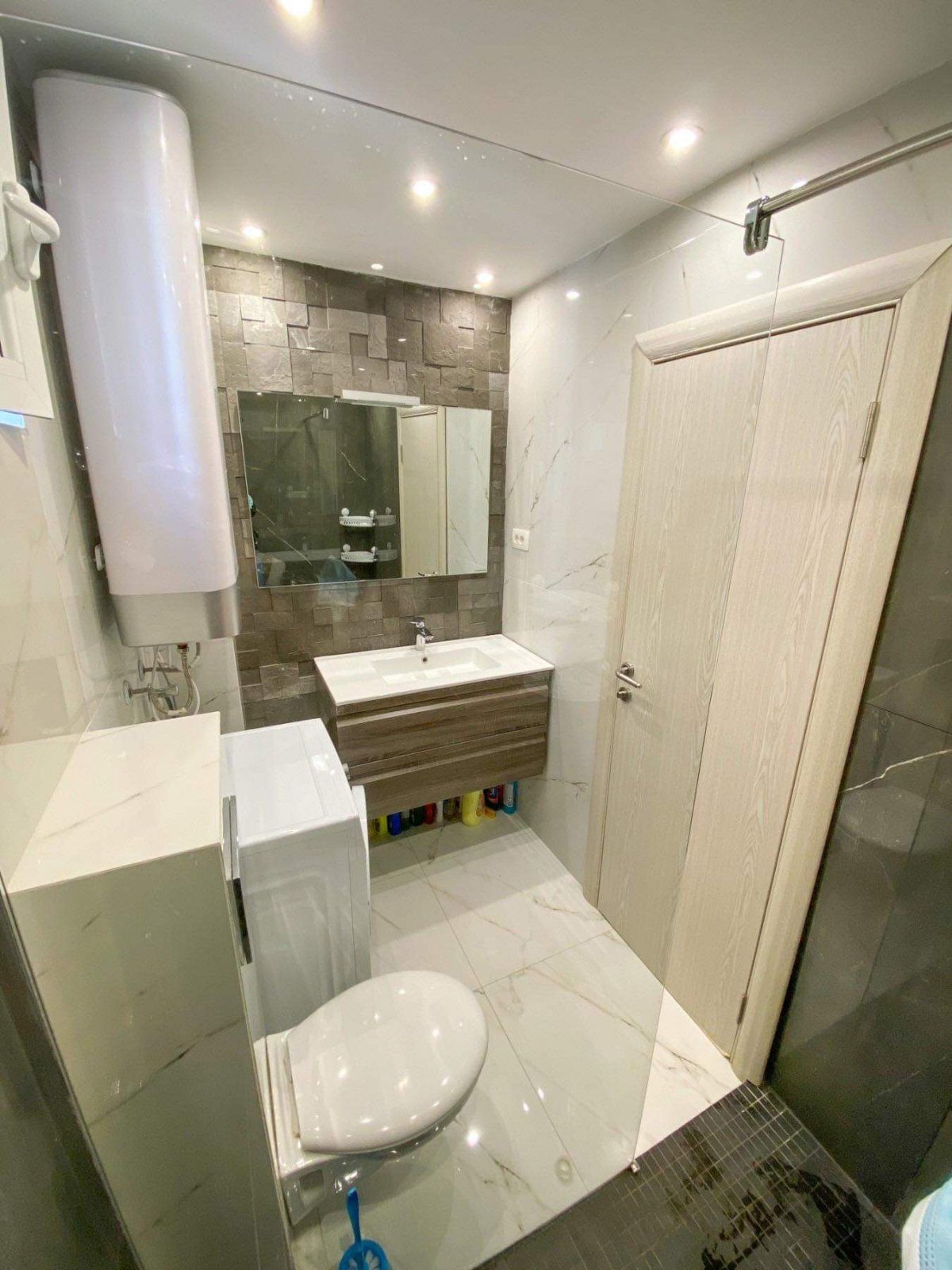 Jednosoban kompletno renoviran stan 44m2+5m2 terase. Golubovina, Budva - Amfora Real Estate