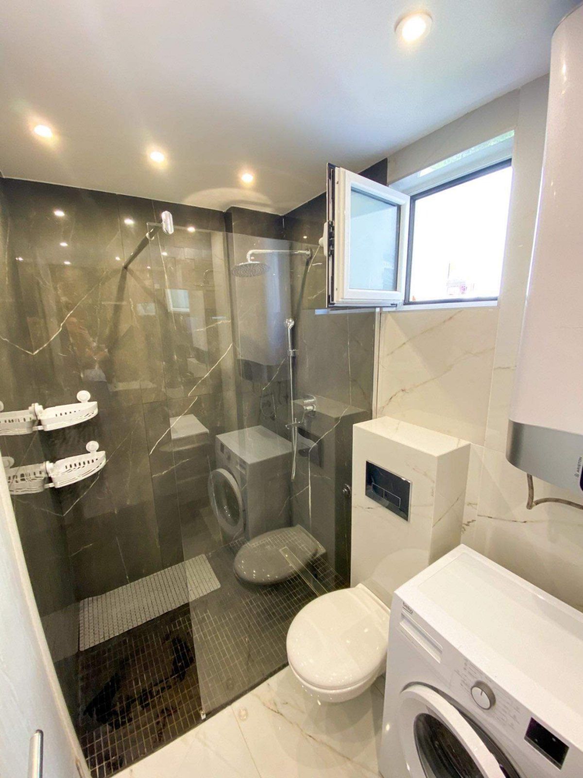 Jednosoban kompletno renoviran stan 44m2+5m2 terase. Golubovina, Budva - Amfora Real Estate