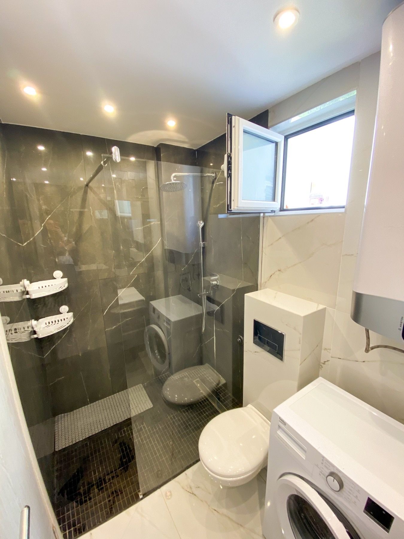 amforaproperty.com/Jednosoban kompletno renoviran stan 44m2+5m2 terase. Golubovina, Budva