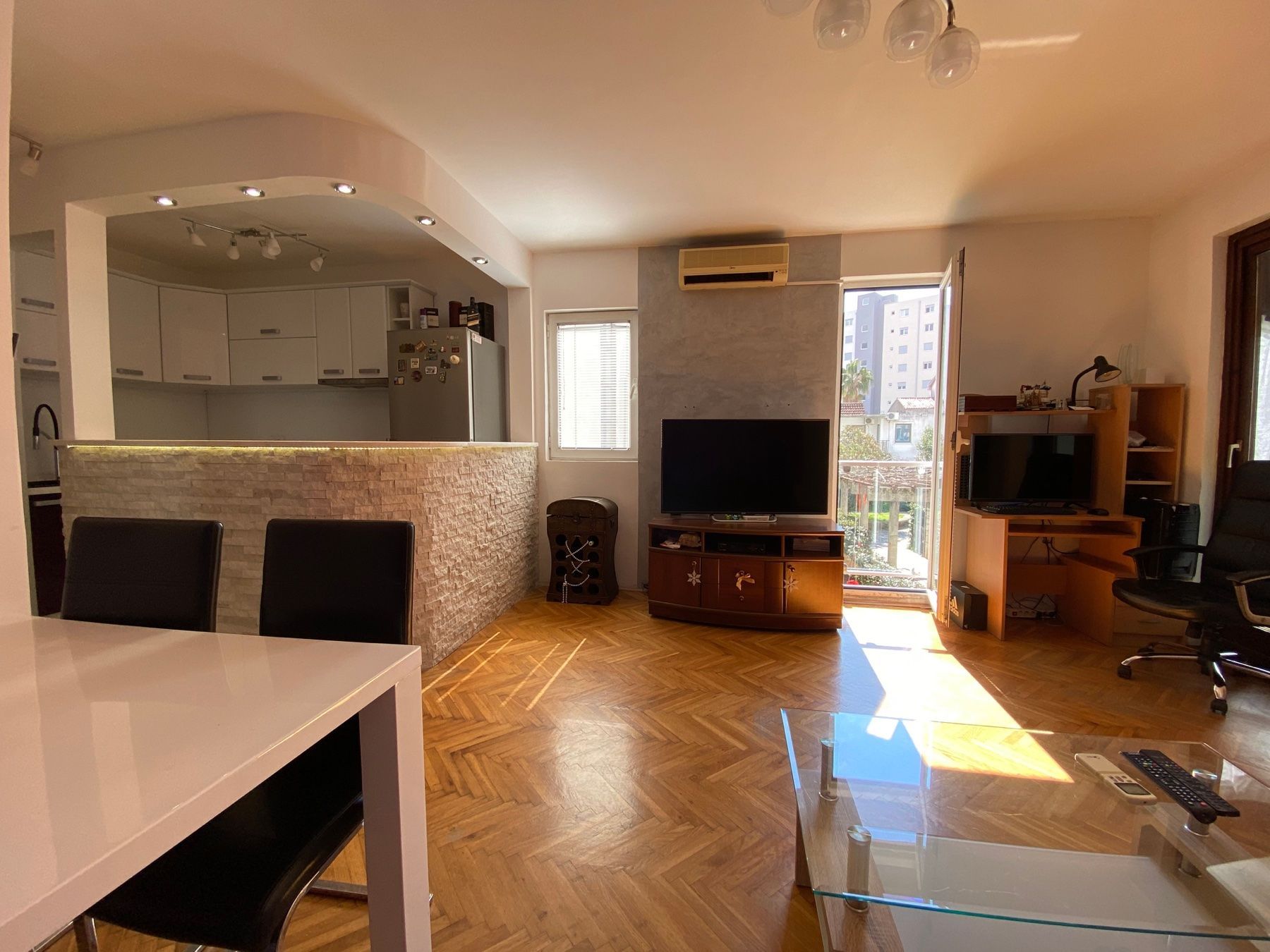 amforaproperty.com/Jednosoban kompletno renoviran stan 44m2+5m2 terase. Golubovina, Budva