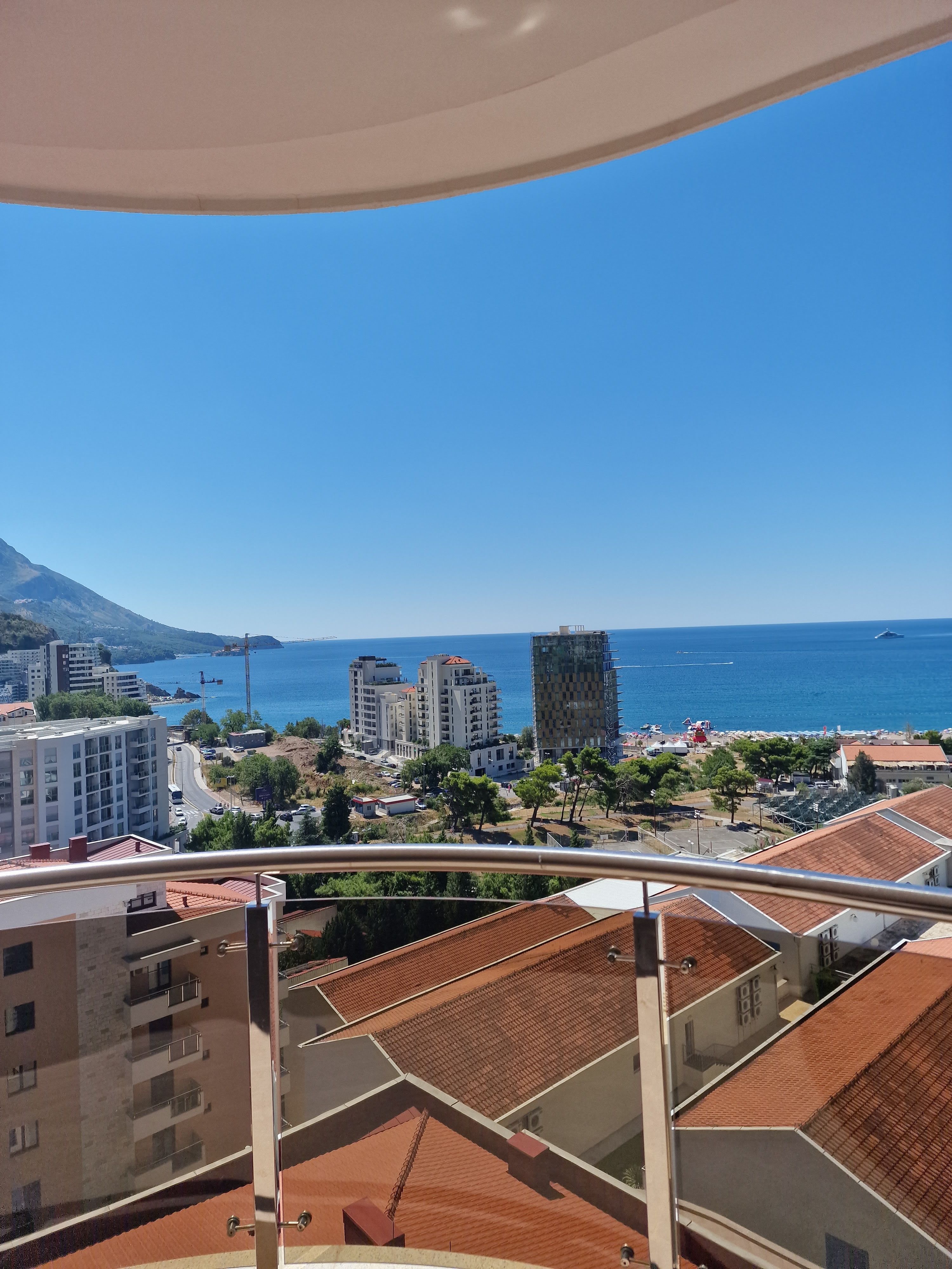 Nov dvosoban stan 103m2 sa pogledom na more. Anatolia, Bečići - Amfora Real Estate