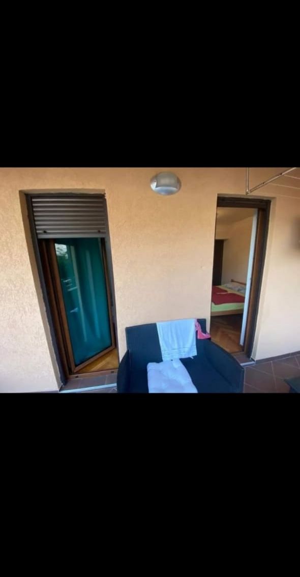 Prodaja trosobnog nameštenog stana 79m² u Budvi - Amfora Real Estate