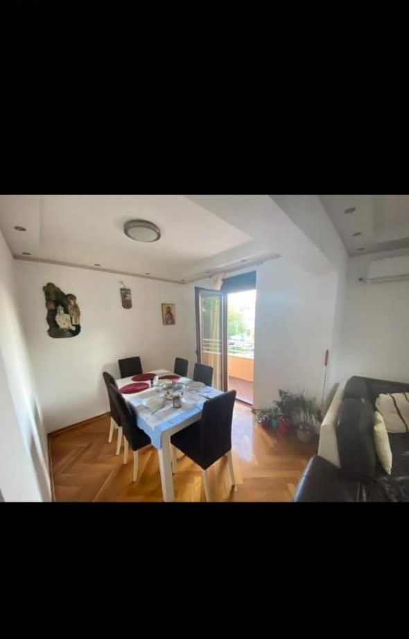 Prodaja trosobnog nameštenog stana 79m² u Budvi - Amfora Real Estate