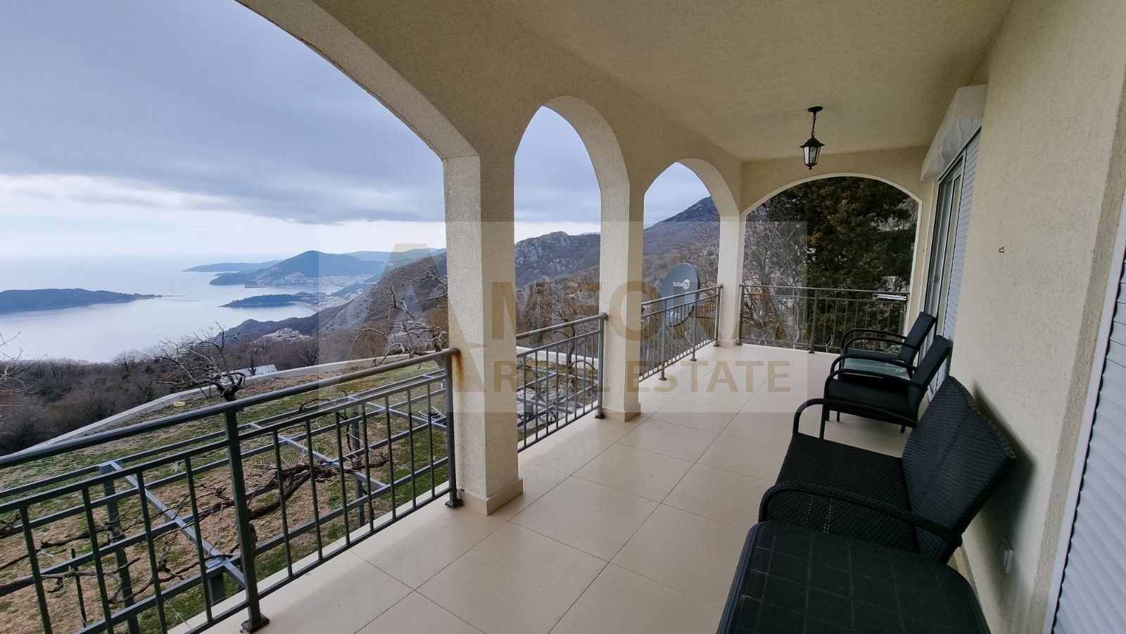 Kuća sa bazenom i pogledom na more u Kuljačama - Amfora Real Estate