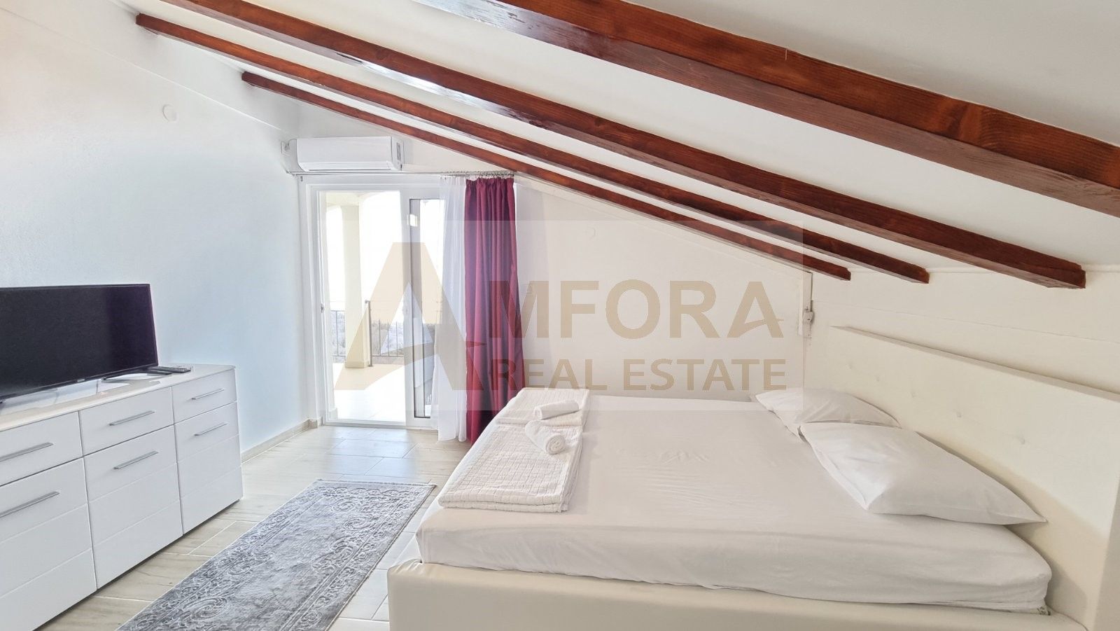 Kuća sa bazenom i pogledom na more u Kuljačama - Amfora Real Estate