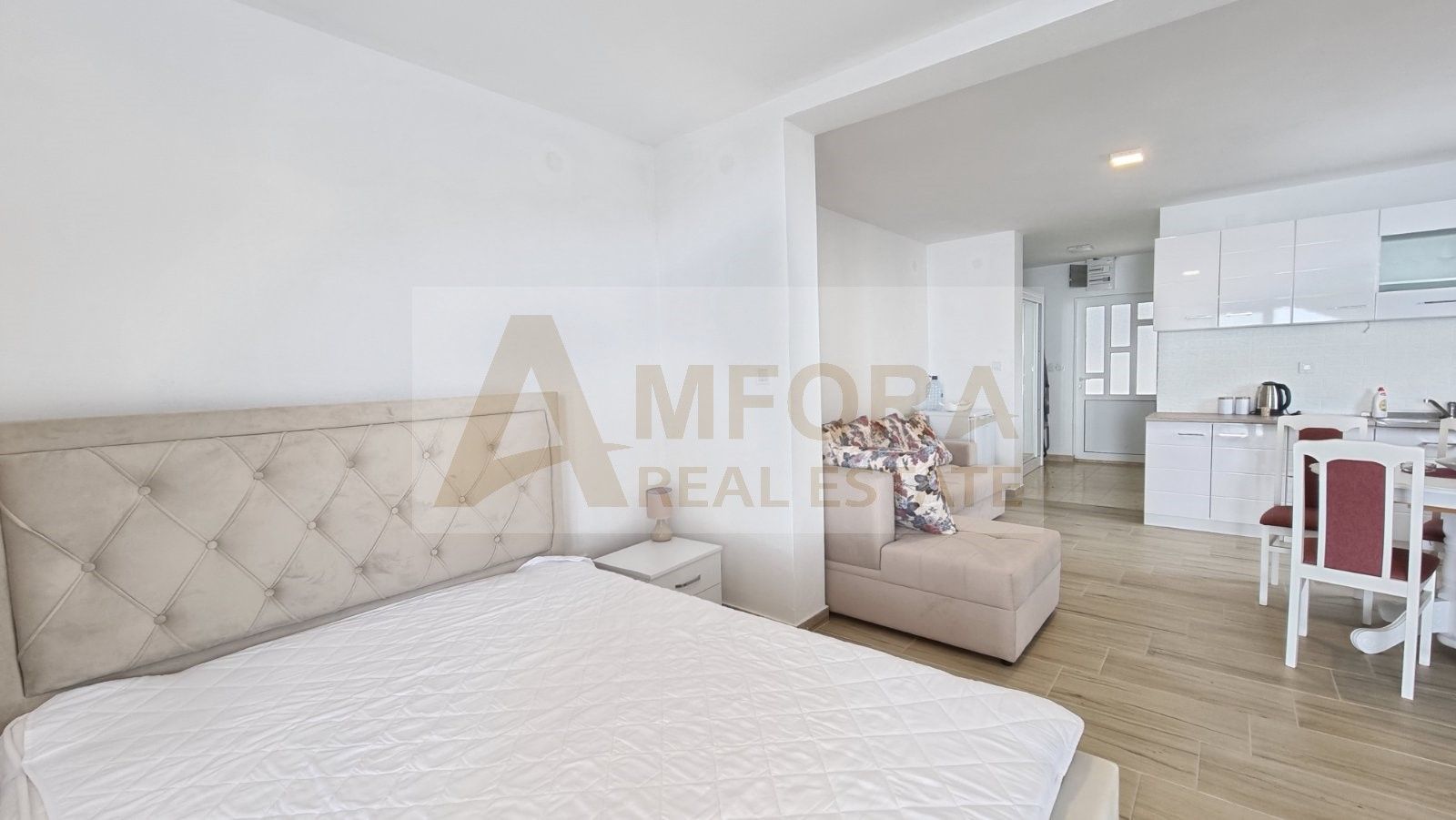 Kuća sa bazenom i pogledom na more u Kuljačama - Amfora Real Estate