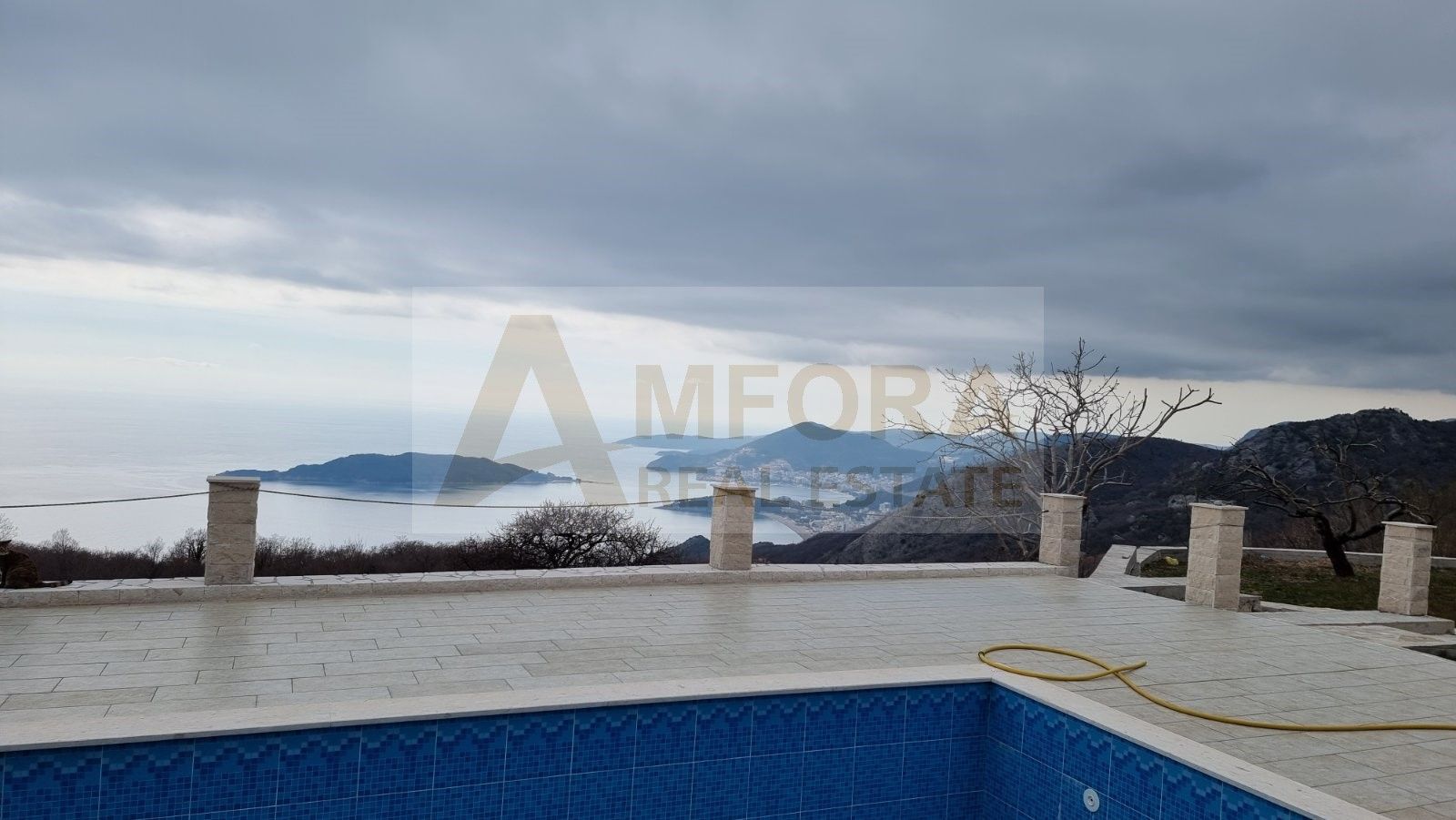 Kuća sa bazenom i pogledom na more u Kuljačama - Amfora Real Estate