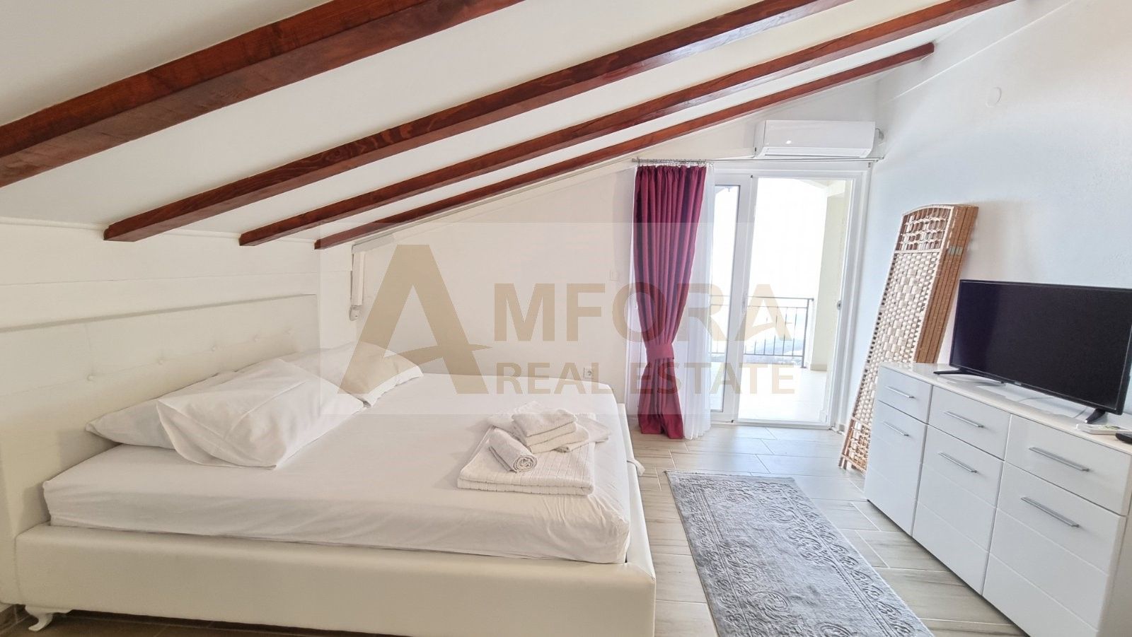 Kuća sa bazenom i pogledom na more u Kuljačama - Amfora Real Estate