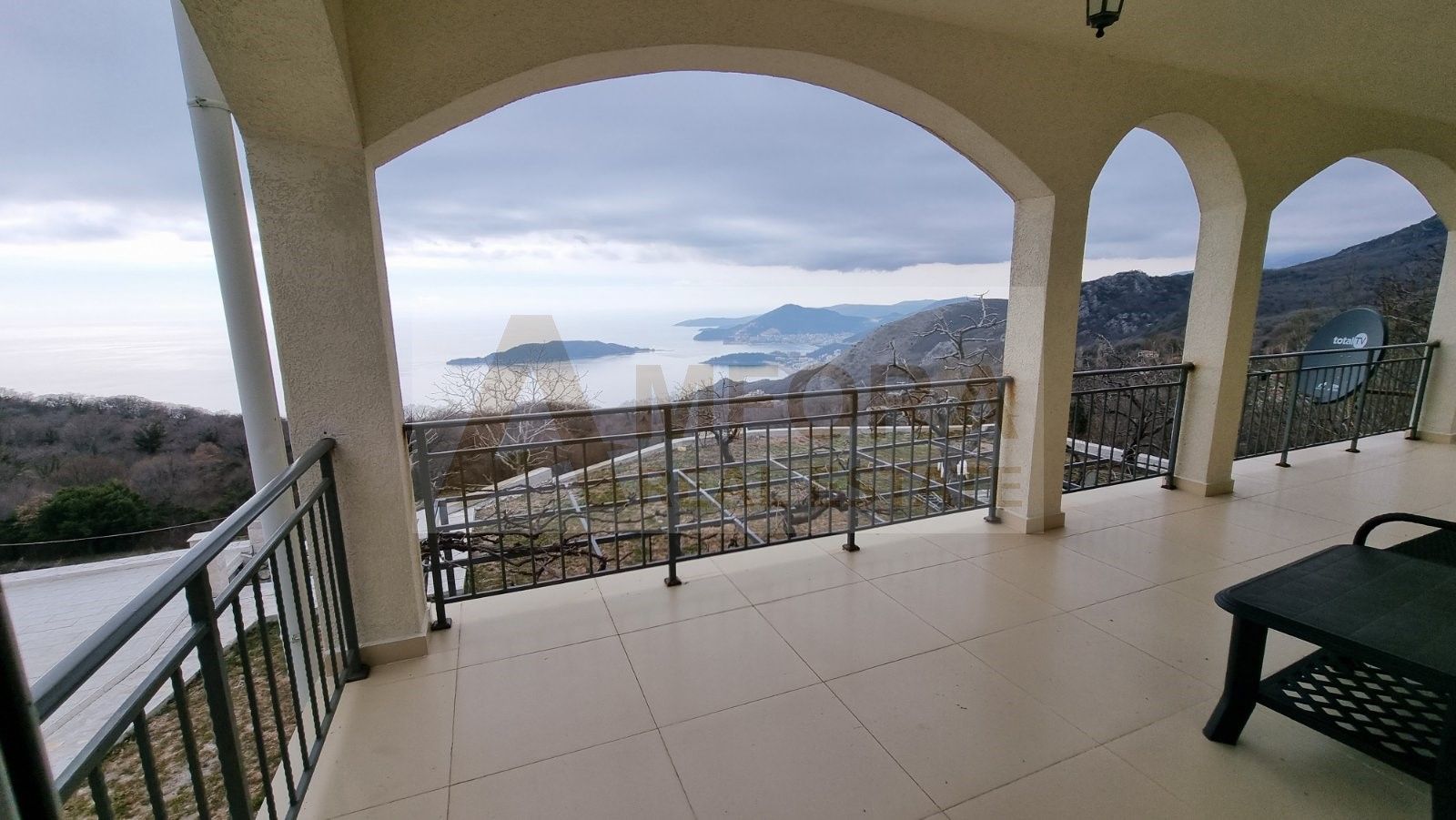 Kuća sa bazenom i pogledom na more u Kuljačama - Amfora Real Estate