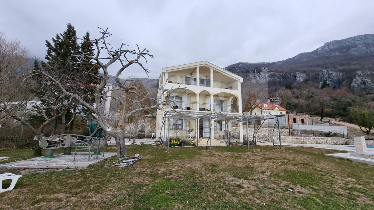 Kuća sa bazenom i pogledom na more u Kuljačama - Amfora Real Estate