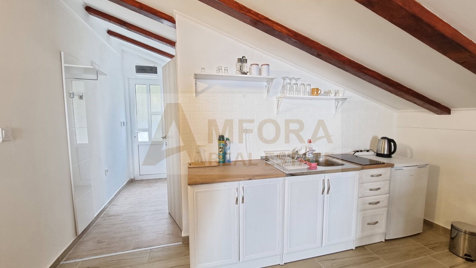 Kuća sa bazenom i pogledom na more u Kuljačama - Amfora Real Estate