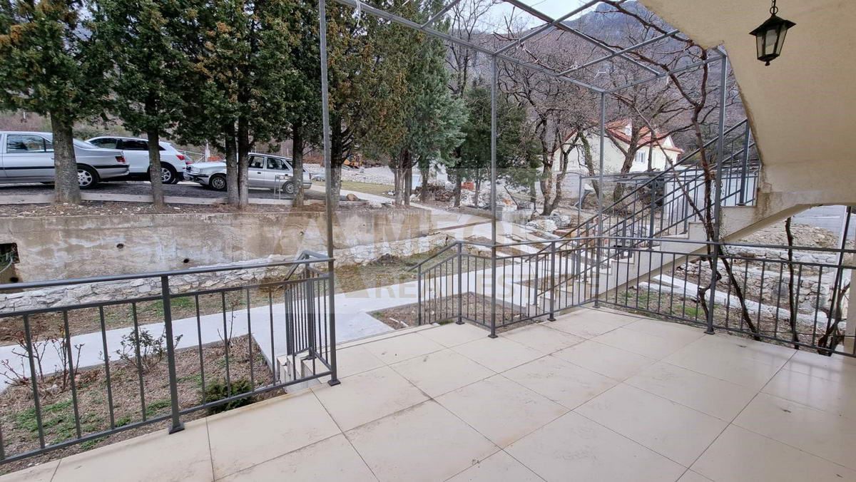 Kuća sa bazenom i pogledom na more u Kuljačama - Amfora Real Estate