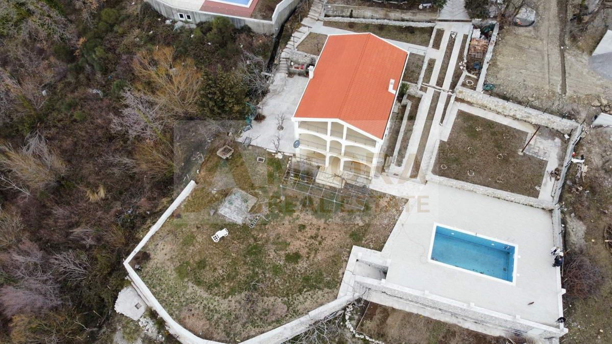 Kuća sa bazenom i pogledom na more u Kuljačama - Amfora Real Estate