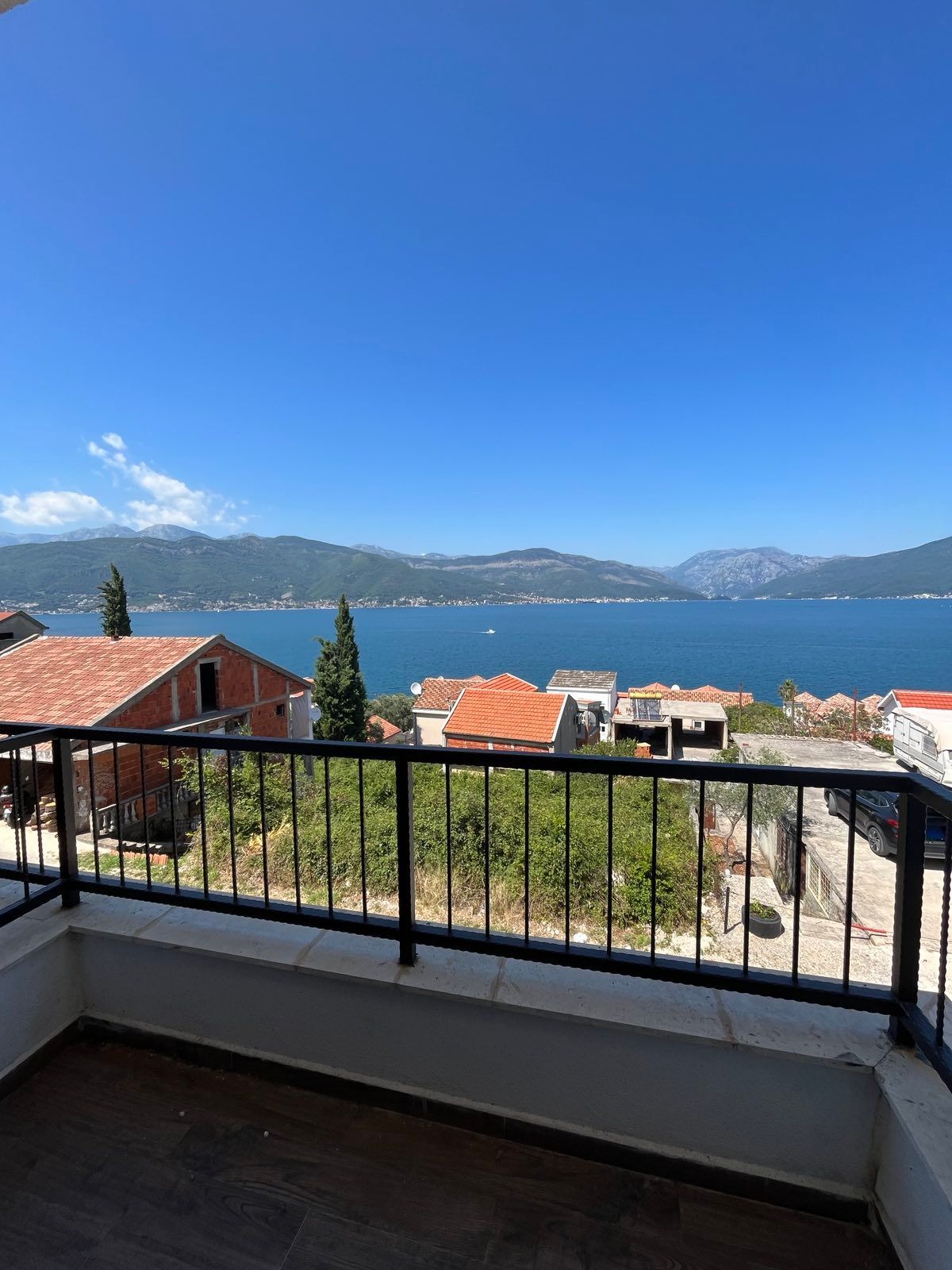 amforaproperty.com/Garsonjera sa pogledom na more na 50 m od plaže. Novogradnja. Krašići