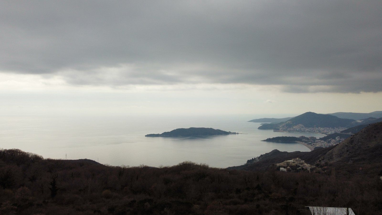 Urbanizovan plac sa prelepim pogledom na more u Kuljačama, opština Budva - 2170 m² - Amfora Real Estate