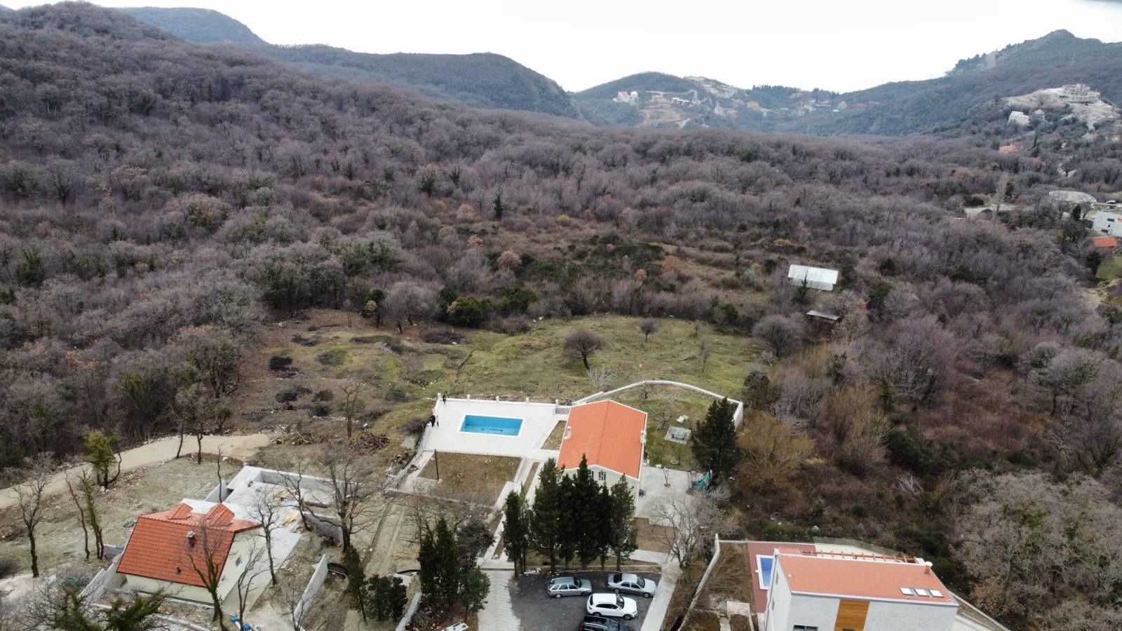 Urbanizovan plac sa prelepim pogledom na more u Kuljačama, opština Budva - 2170 m² - Amfora Real Estate