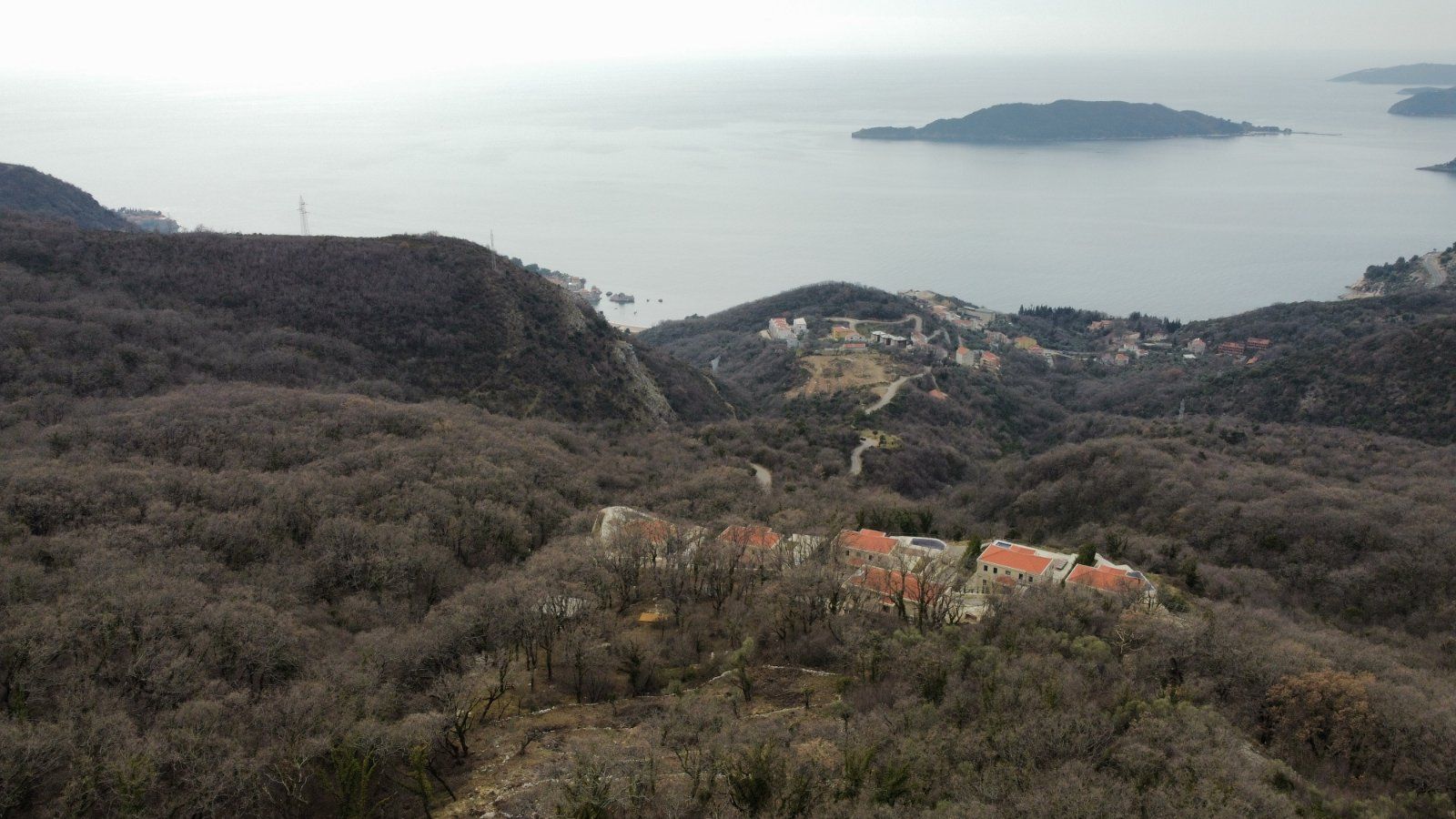 amforaproperty.com/Urbanizovan plac sa prelepim pogledom na more u Kuljačama, opština Budva - 2170 m²