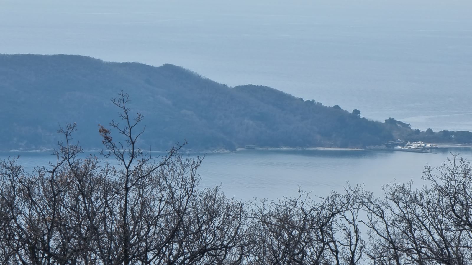 Urbanizovan plac sa prelepim pogledom na more u Kuljačama, opština Budva - 2170 m² - Amfora Real Estate