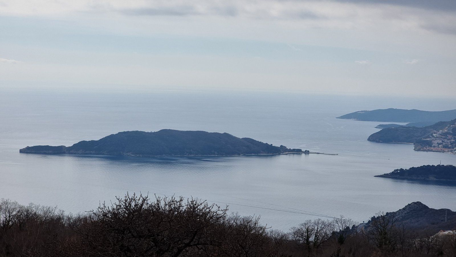 Urbanizovan plac sa prelepim pogledom na more u Kuljačama, opština Budva - 2170 m² - Amfora Real Estate