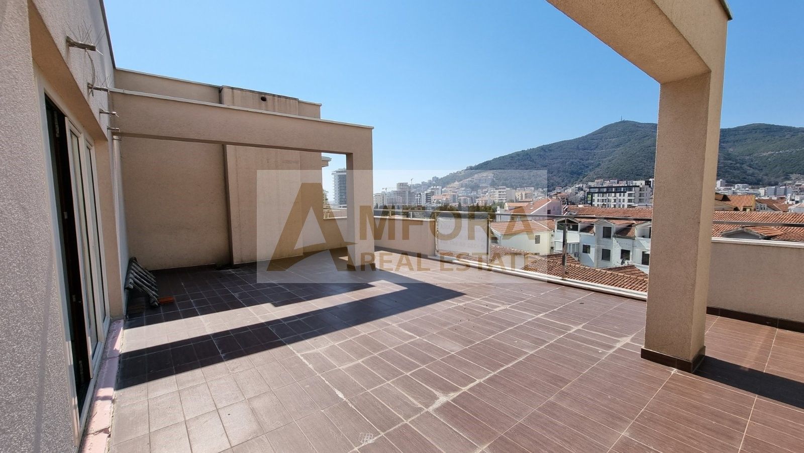 Penthouse sa dvije spavaće sobe,  169m2, Bulevar , Budva - Amfora Real Estate