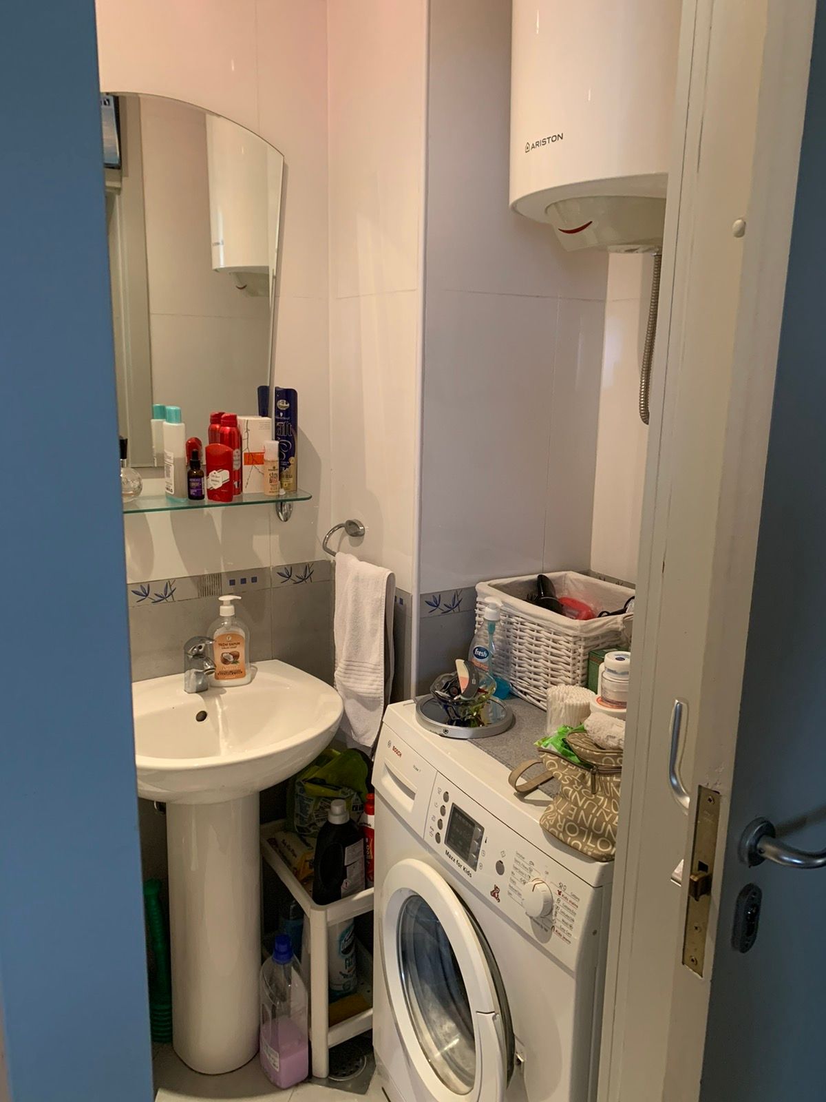 Četvorosoban stan u Tivtu kod Porto Montenegra. Odlična lokacija! - Amfora Real Estate