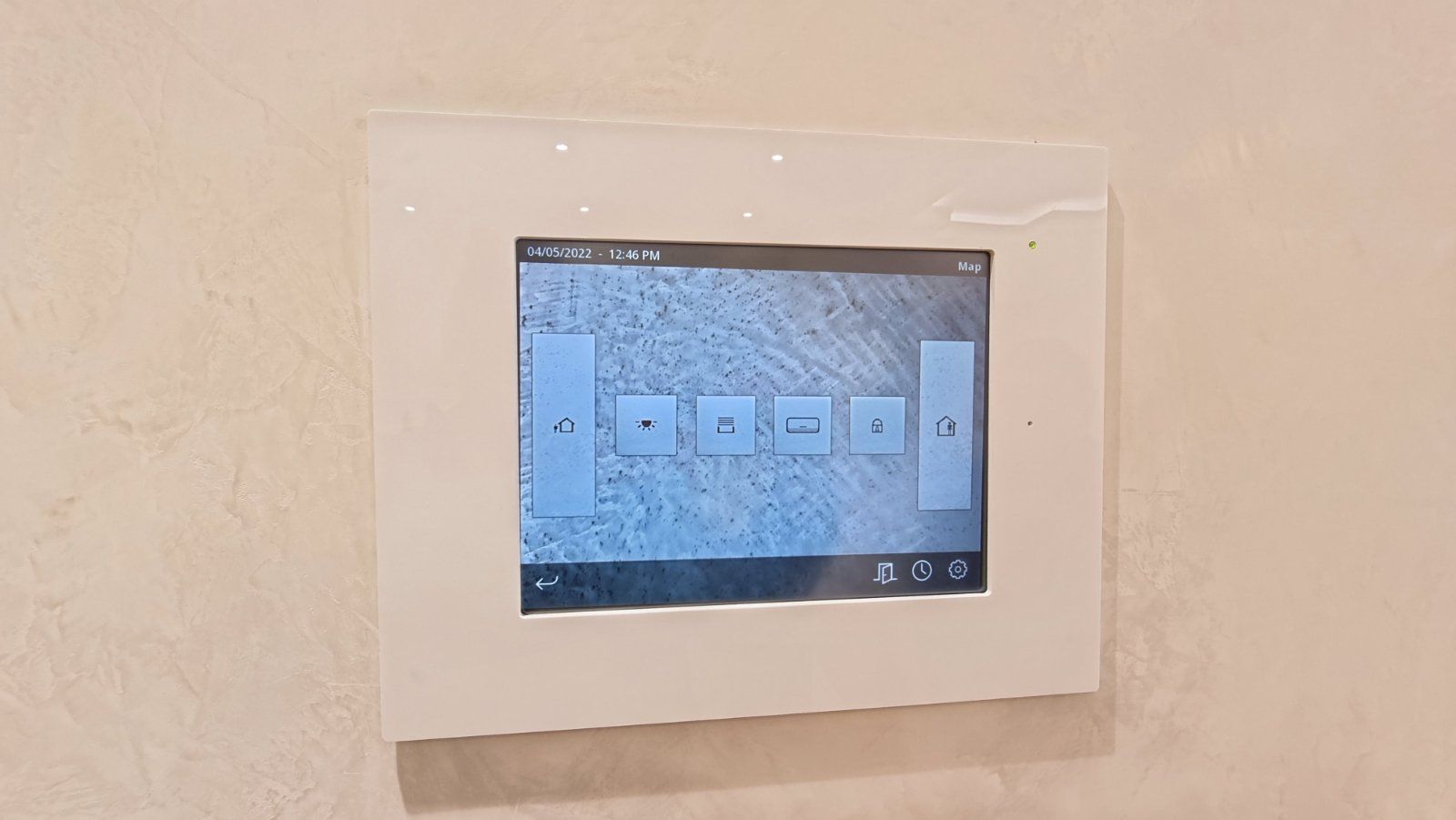 Dvosoban luksuzni stan 114m2 sa garaznim mestom u Budvi - Amfora Real Estate