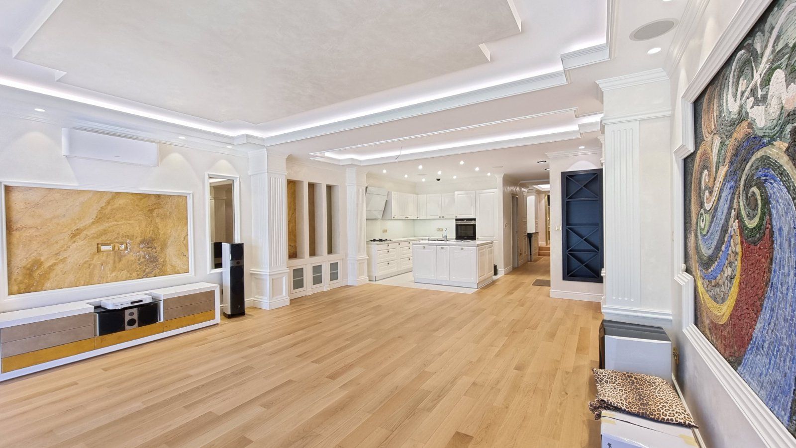 Dvosoban luksuzni stan 114m2 sa garaznim mestom u Budvi - Amfora Real Estate