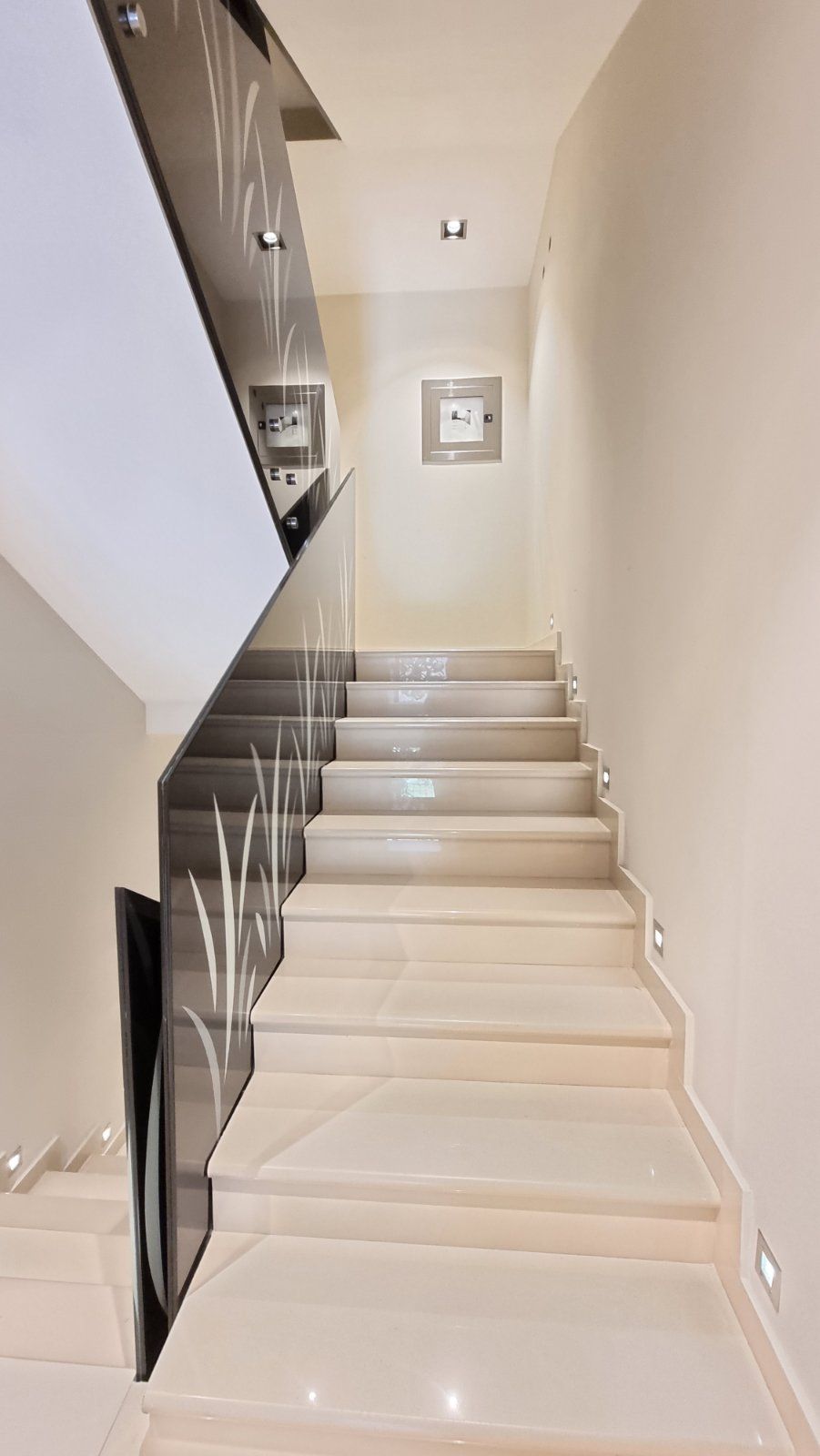 Na prodaju luksuzni dvosoban stan od 106 m² u Budvi – odlična lokacija - Amfora Real Estate