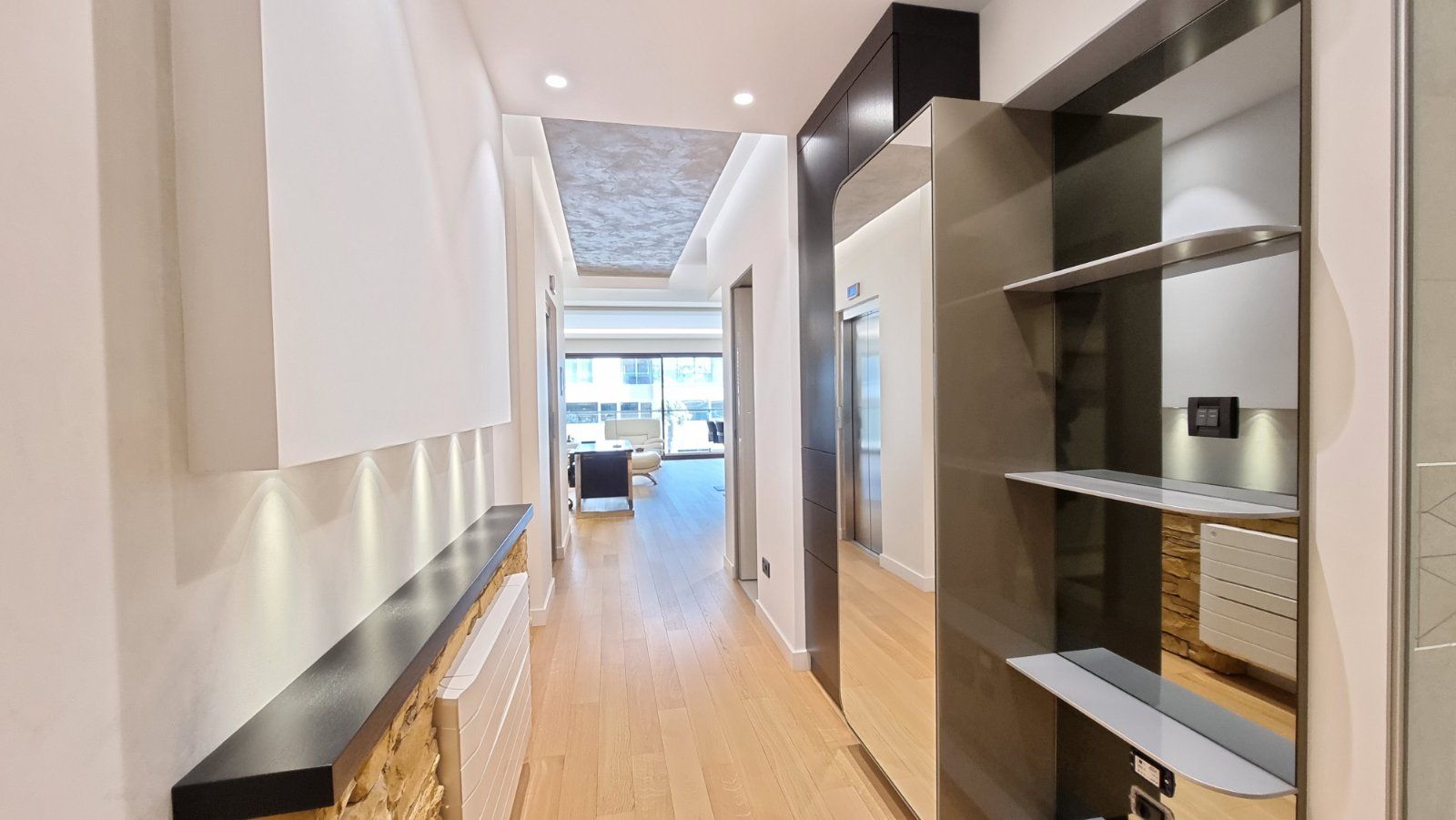 Na prodaju luksuzni dvosoban stan od 106 m² u Budvi – odlična lokacija - Amfora Real Estate