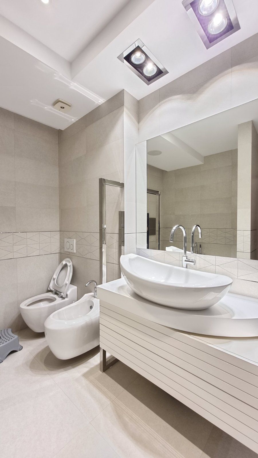 Na prodaju luksuzni dvosoban stan od 106 m² u Budvi – odlična lokacija - Amfora Real Estate