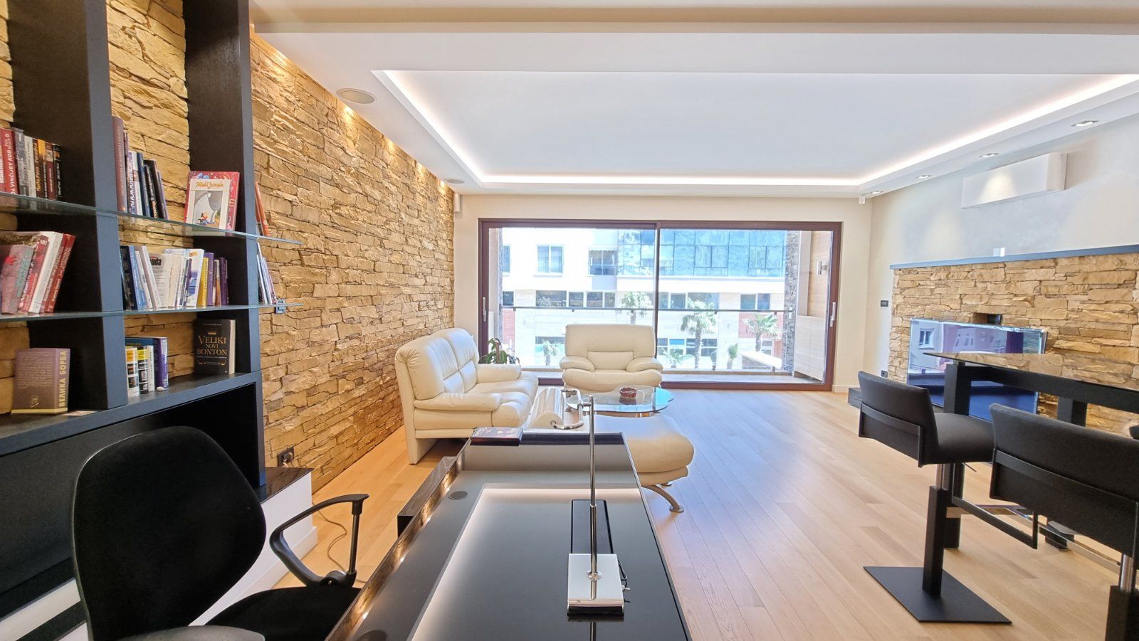 Na prodaju luksuzni dvosoban stan od 106 m² u Budvi – odlična lokacija - Amfora Real Estate