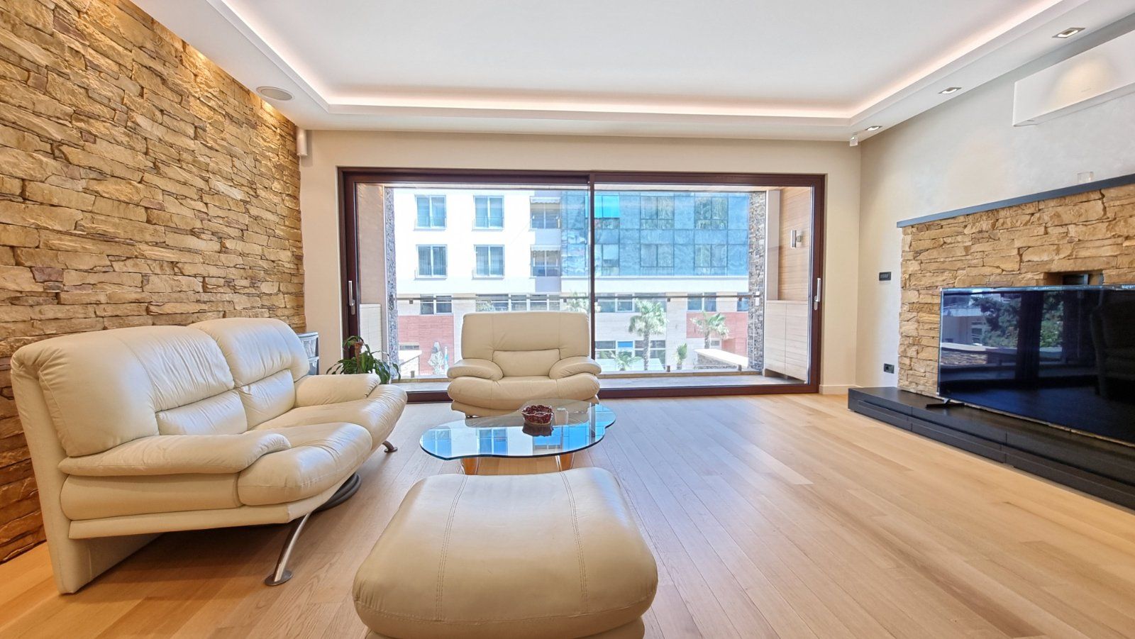 Na prodaju luksuzni dvosoban stan od 106 m² u Budvi – odlična lokacija - Amfora Real Estate