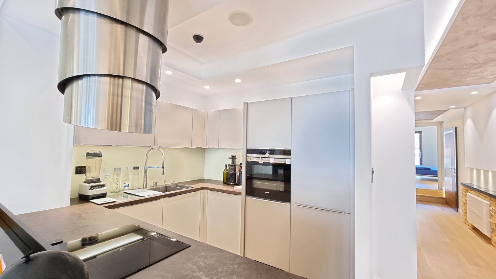 Na prodaju luksuzni dvosoban stan od 106 m² u Budvi – odlična lokacija - Amfora Real Estate