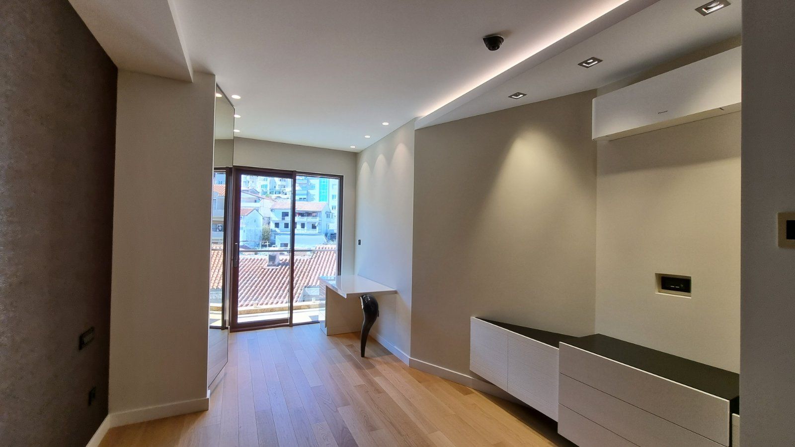 Na prodaju luksuzni dvosoban stan od 106 m² u Budvi – odlična lokacija - Amfora Real Estate