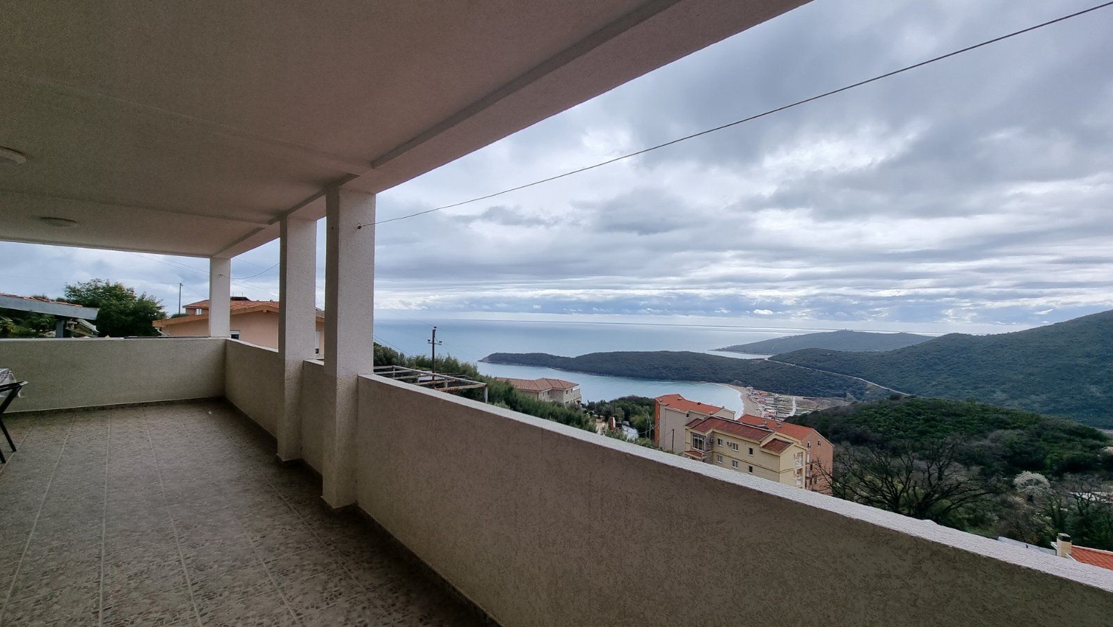 Trosoban stan sa pogledom na more , Seoce - Amfora Real Estate