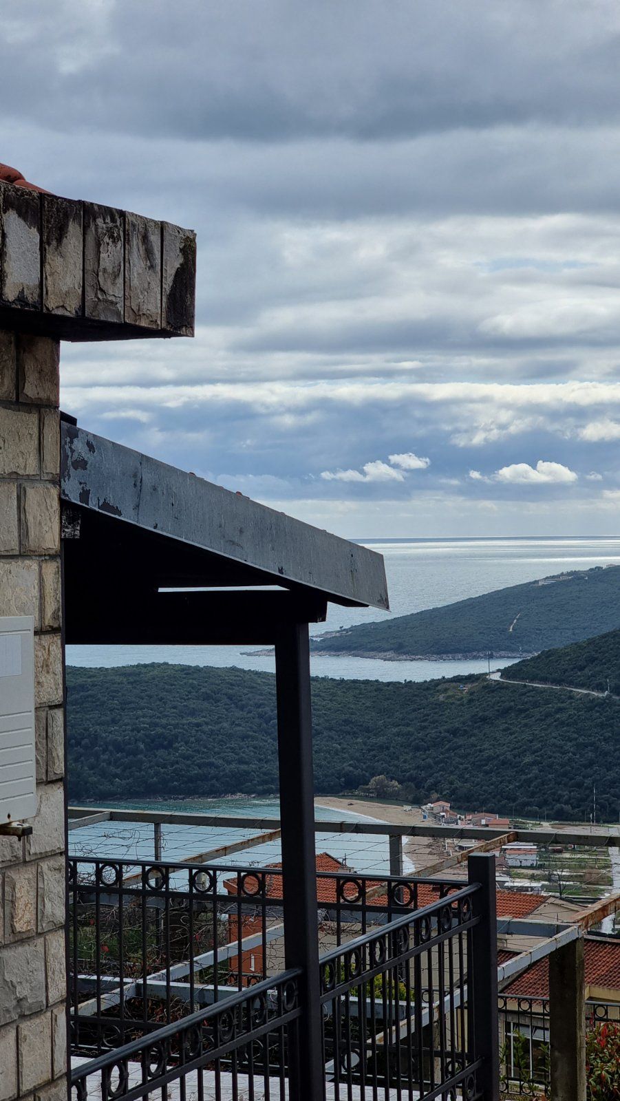 Trosoban stan sa pogledom na more , Seoce - Amfora Real Estate