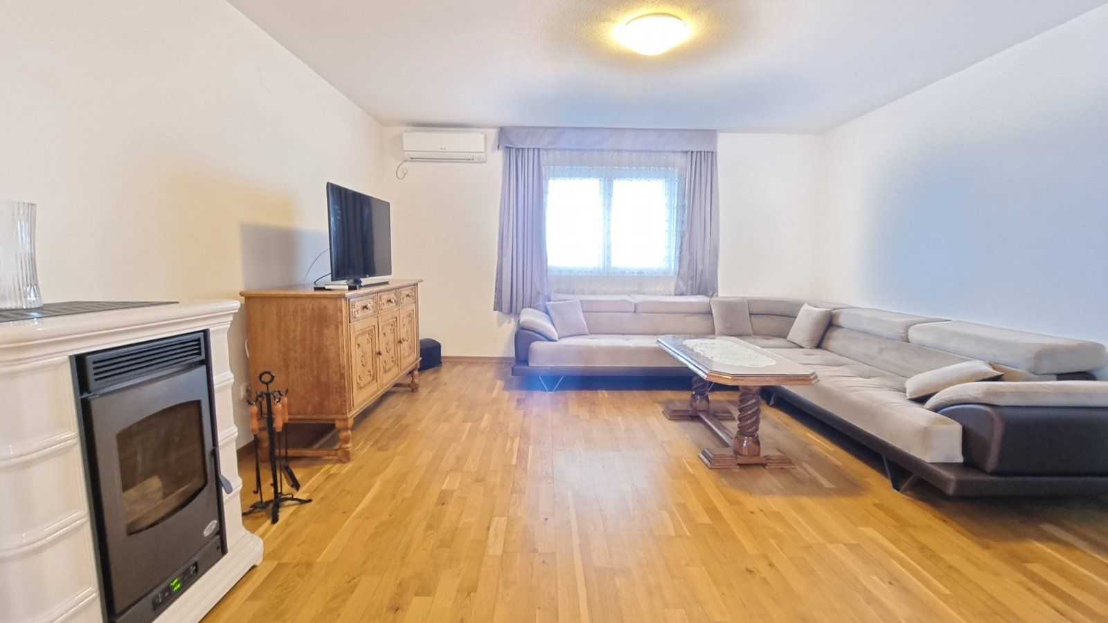 Trosoban stan sa pogledom na more , Seoce - Amfora Real Estate