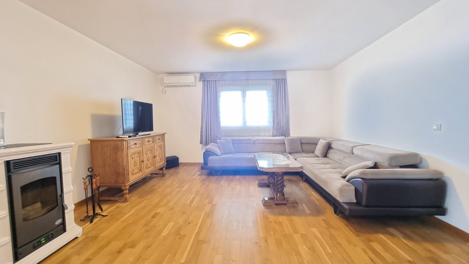 Trosoban stan sa pogledom na more , Seoce - Amfora Real Estate