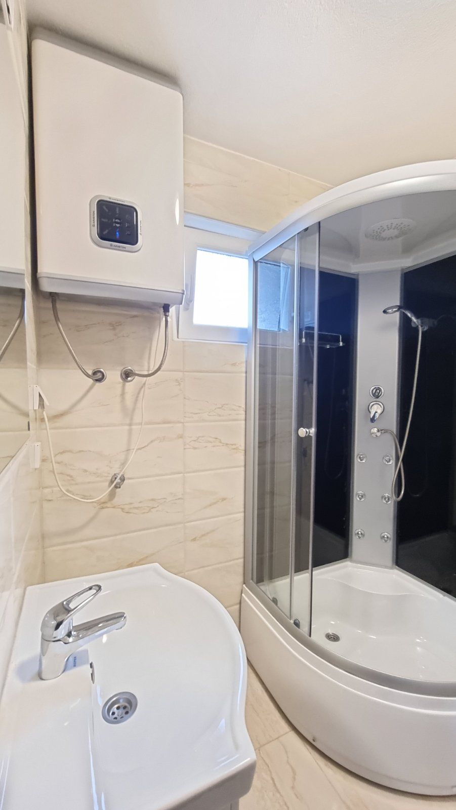 Trosoban stan sa pogledom na more , Seoce - Amfora Real Estate