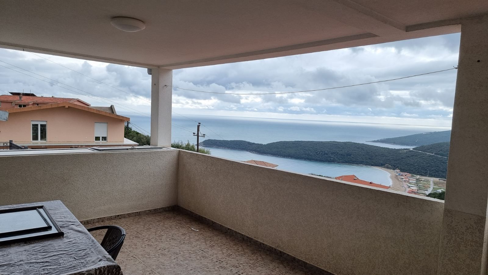 Trosoban stan sa pogledom na more , Seoce - Amfora Real Estate