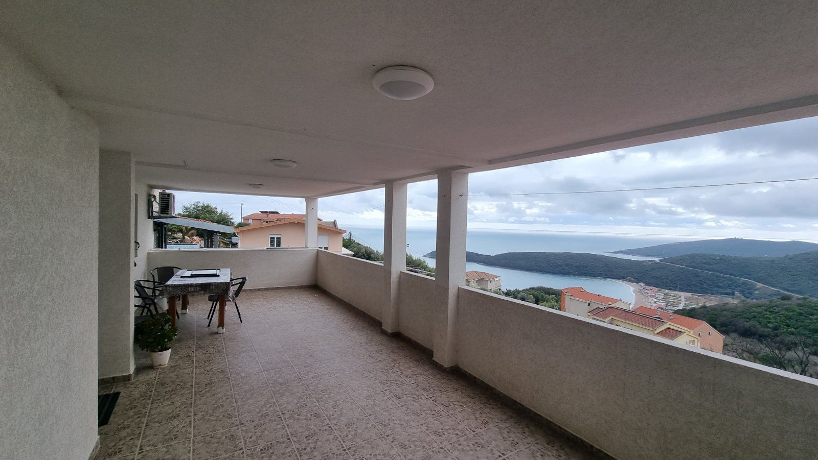 Trosoban stan sa pogledom na more , Seoce - Amfora Real Estate