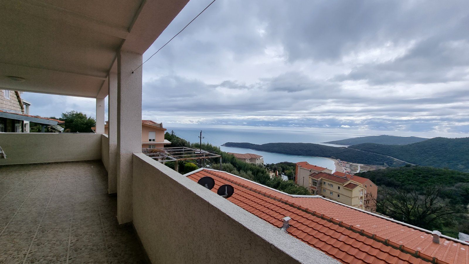 Trosoban stan sa pogledom na more , Seoce - Amfora Real Estate