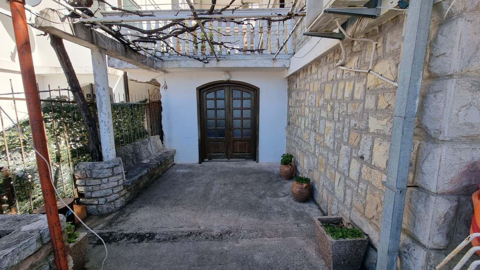 Dvosoban stan sa predivnim pogledom na more,na fantastičnoj lokaciji. Sveti Stefan, Budva - Amfora Real Estate